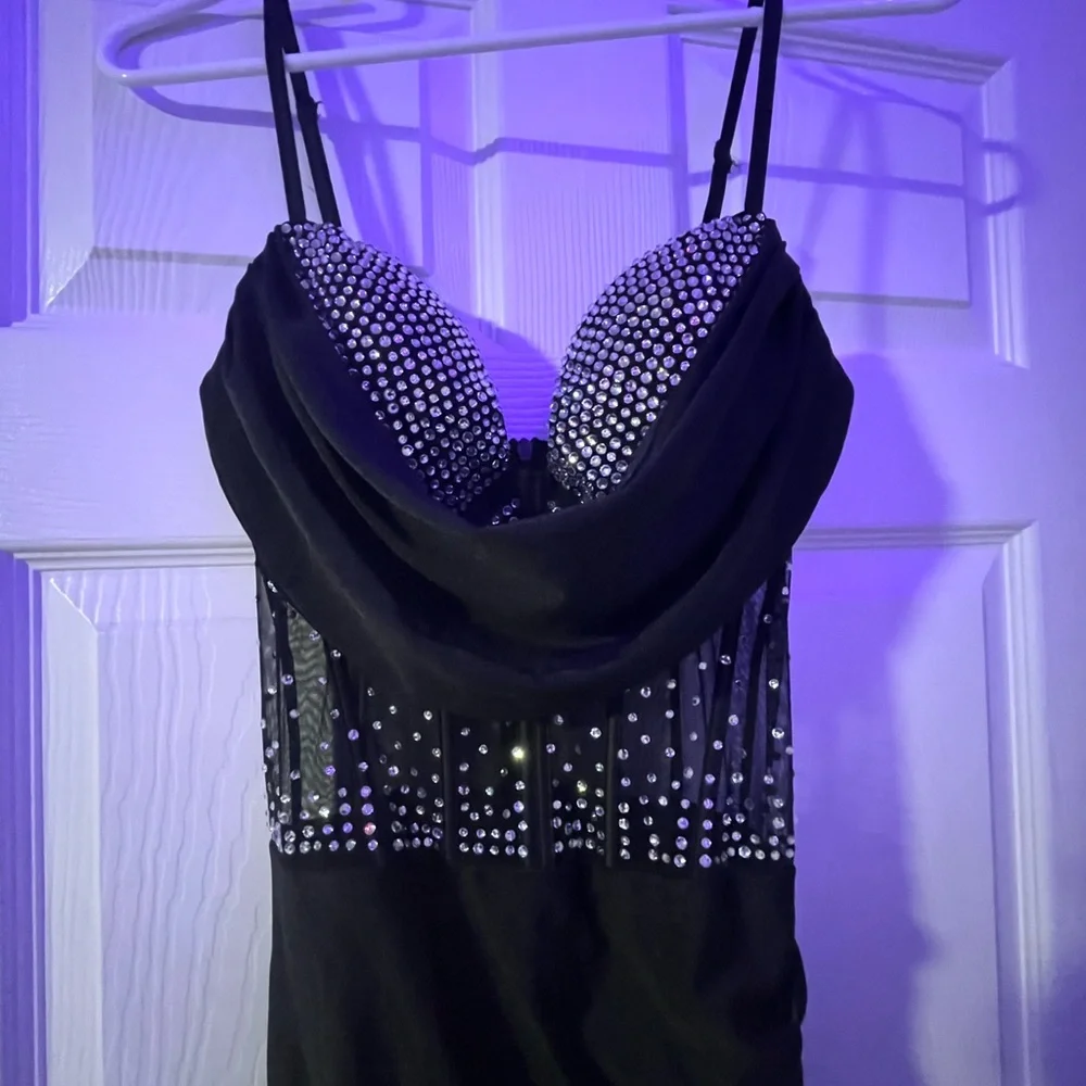 Elegant Black Sheer Evening Gown - Picture 2 of 3
